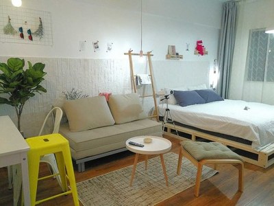 【图】【眠里·大梦】近地铁翠湖投影榻榻米大床房_西山区短租公寓